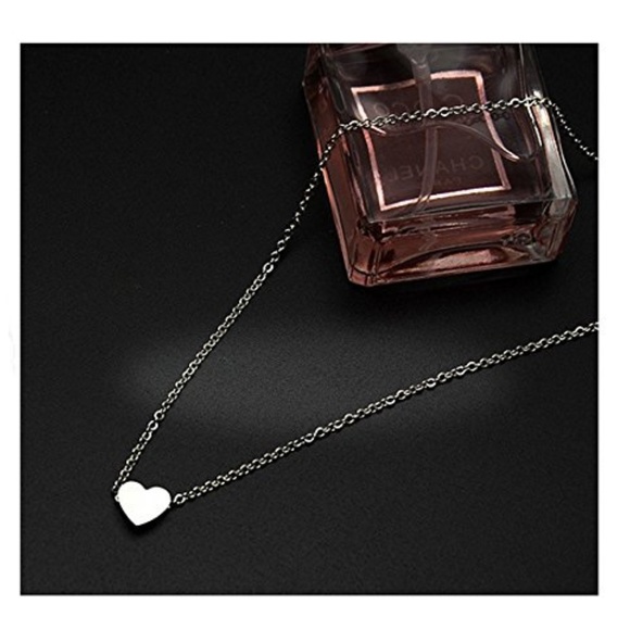 ❤️4 for $20 Sale❤️Silver Mini Heart Pendant - Picture 2 of 4